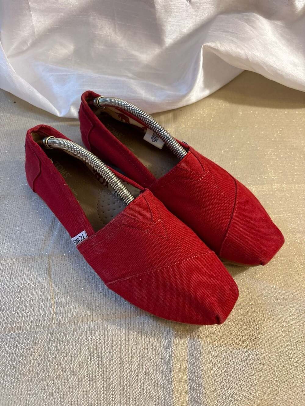 Toms Classic Alpargata Size 6 Red Canvas Slip-on